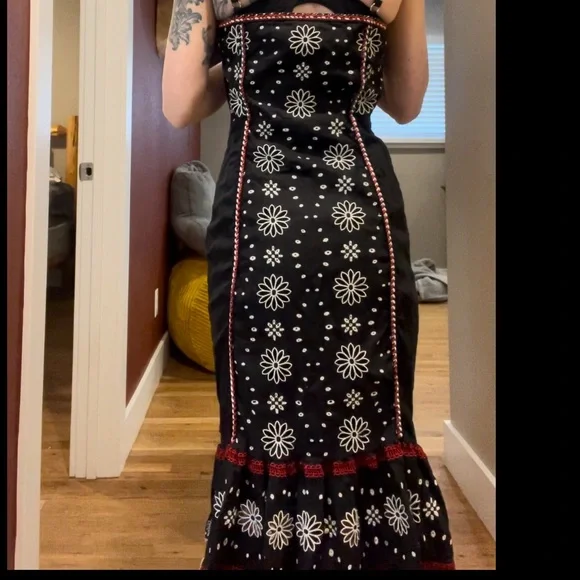 Veronica Beard Embroidered Beaded Dress - Picture 3 of 13